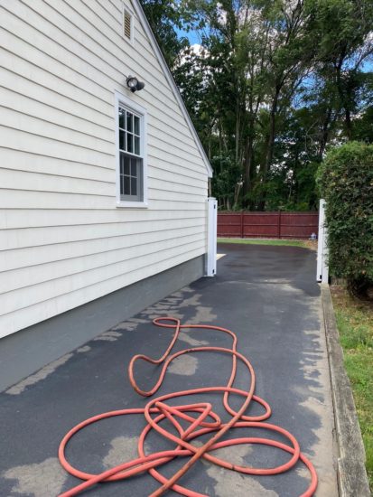 Oxford Massachusetts Driveway Sealcoating