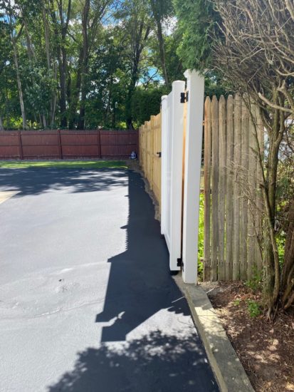 Oxford Massachusetts Driveway Sealcoating