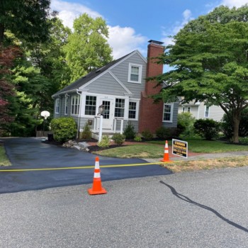 Worcester MA driveway sealcoating with expert edging