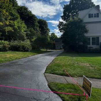 Hot Crack Sealing and Sealcoating in Wellesley Massachusetts